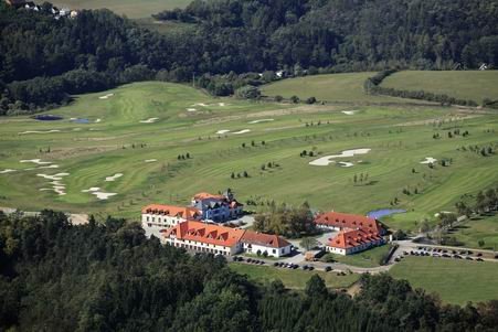 Resort Darovanský dvůr